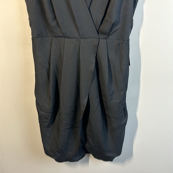 NWT Express V-Neck Faux Wrap Pleated Sheath Dress Black Size L - Picture 9 of 14